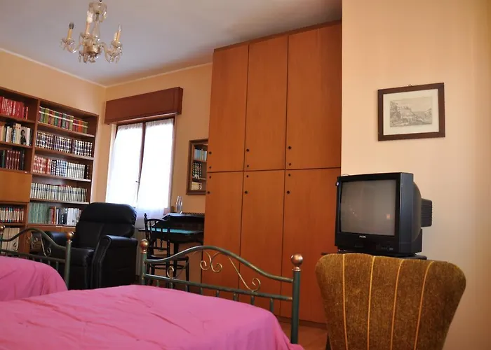 לינה וארוחת בוקר Giangurgolo רנדה