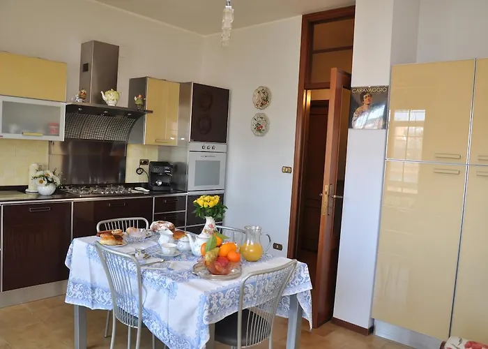 לינה וארוחת בוקר Giangurgolo 3*